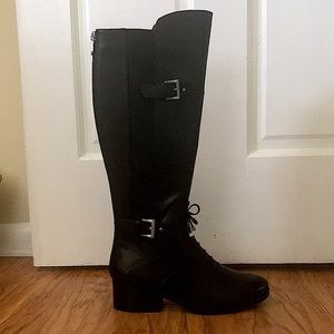 Genuine leather riding boots with buckle details